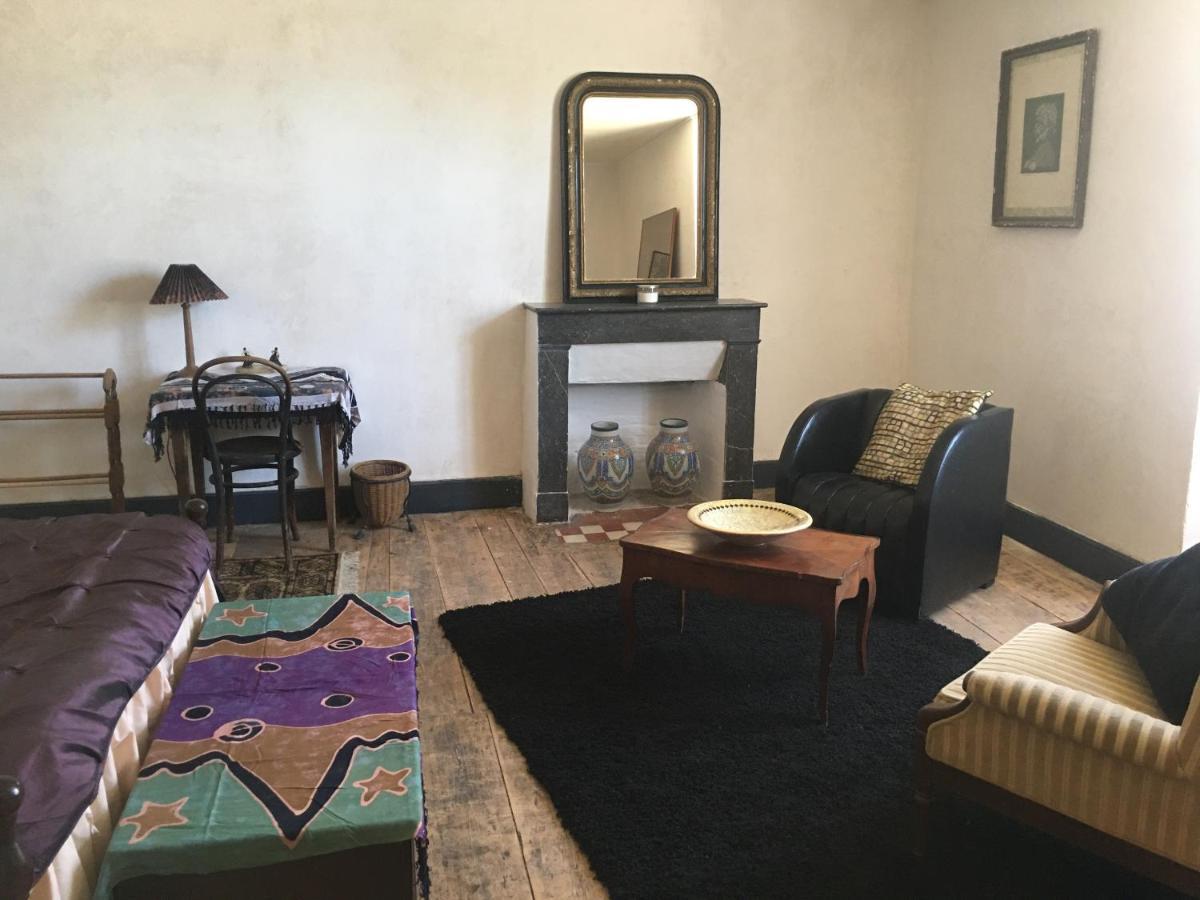 Townhouse 26 Chambres D'Hotes Civray Hotel Екстериор снимка