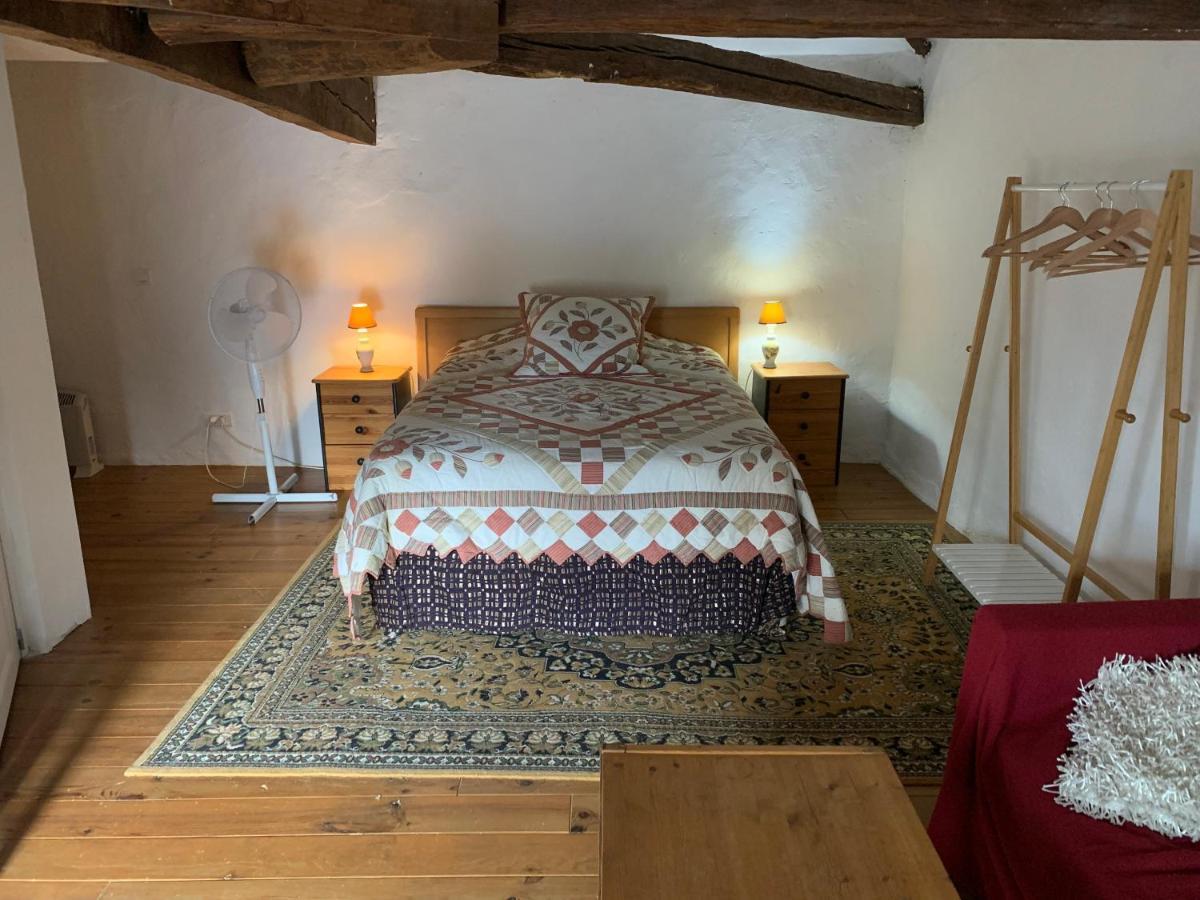 Townhouse 26 Chambres D'Hotes Civray Hotel Екстериор снимка